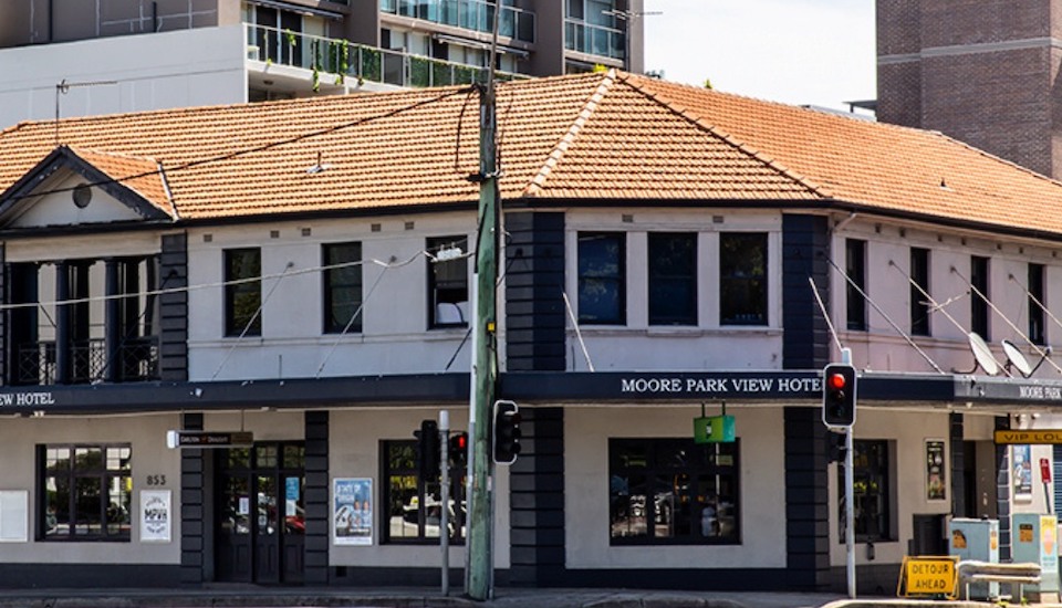 Moore Park View Hotel in Waterloo